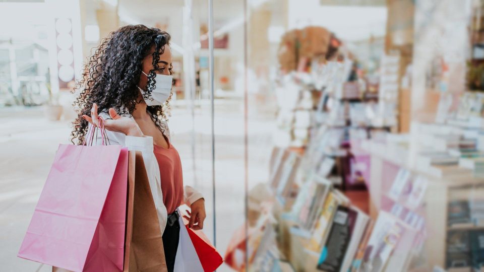 Black Friday shoppers buy in stores to avoid complications online