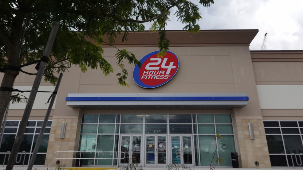 Some 24-hour Fitness gyms bring equipment outdoors to adapt to Oregon restrictions