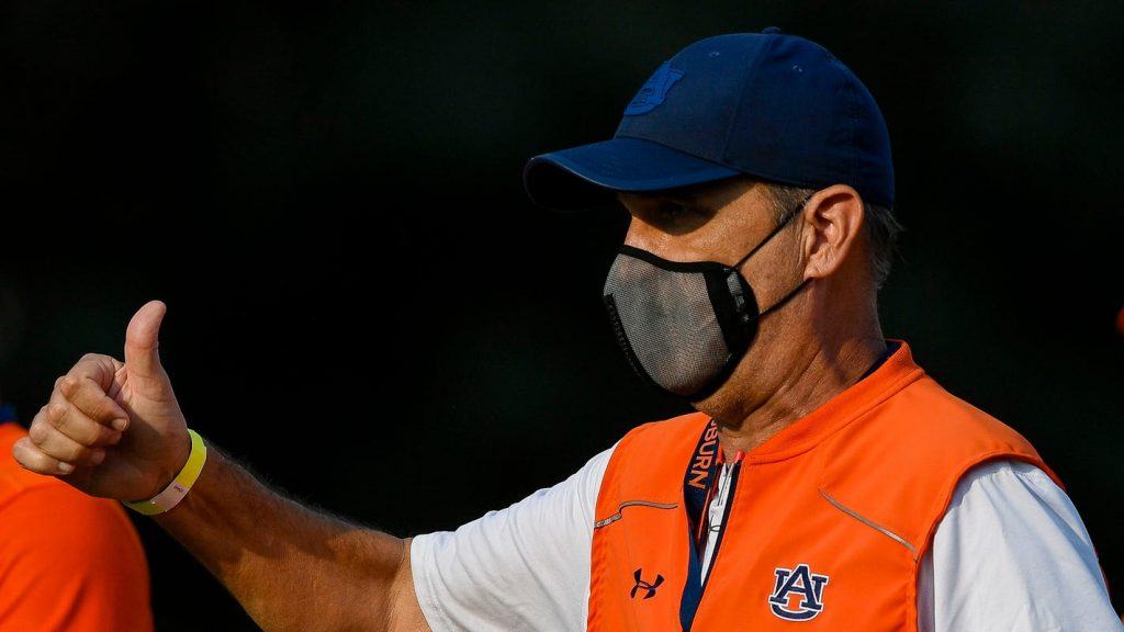 Oregon Ducks coach Mario Cristobal addresses Auburn “rumors” as signing day looms