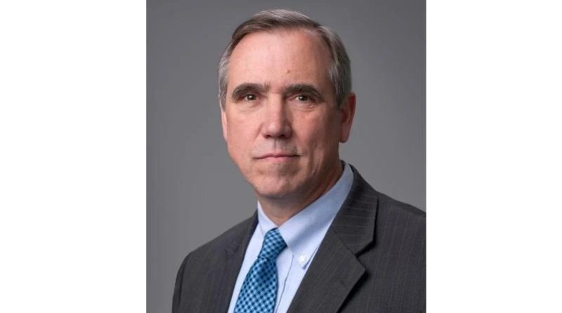 Senator Jeff Merkley Addresses Concerns Over Wildfires, Economic Impact, and Political Burnout in Oregon